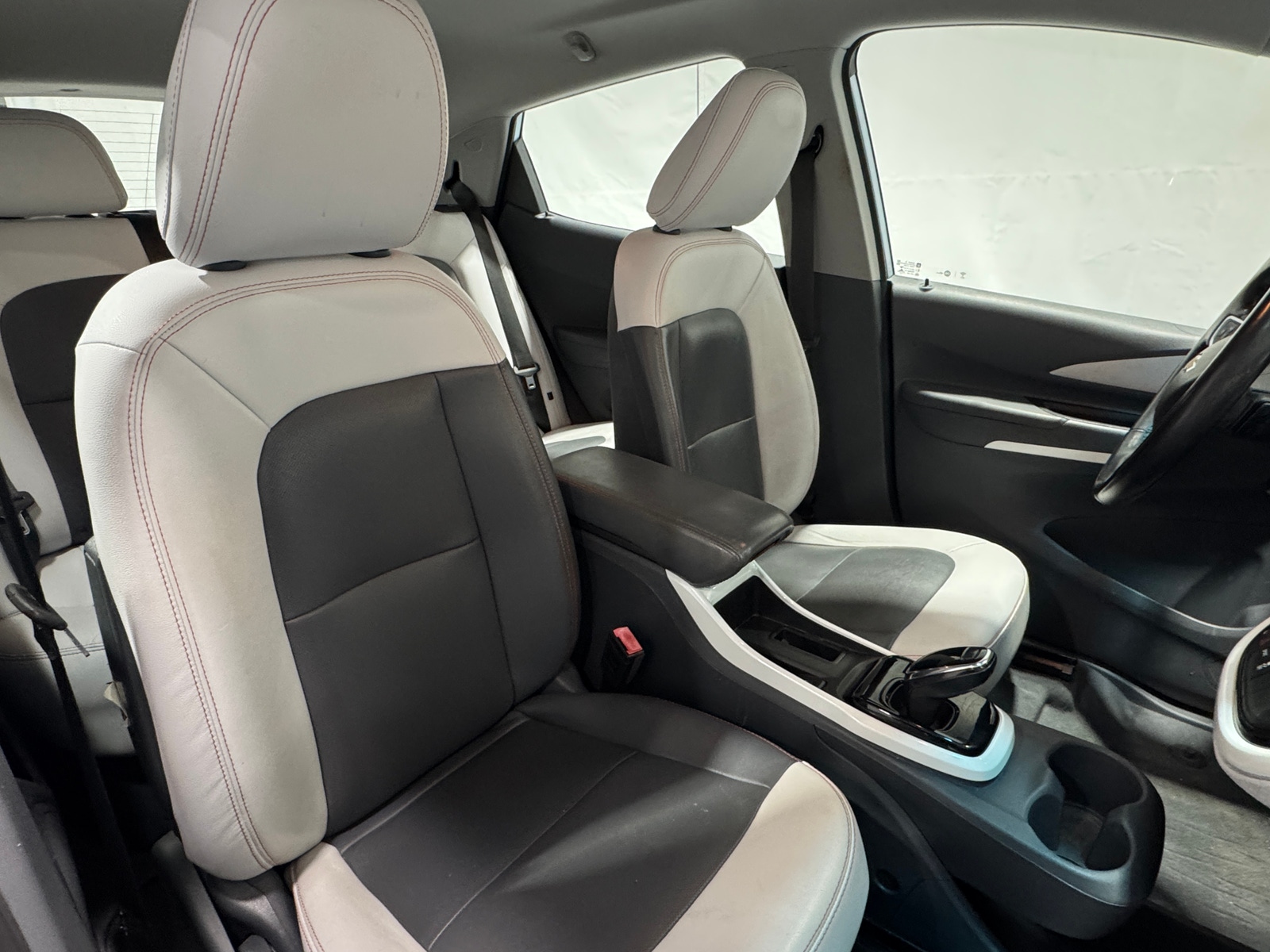 Thumbnail: 2018 Chevrolet Bolt EV - 2