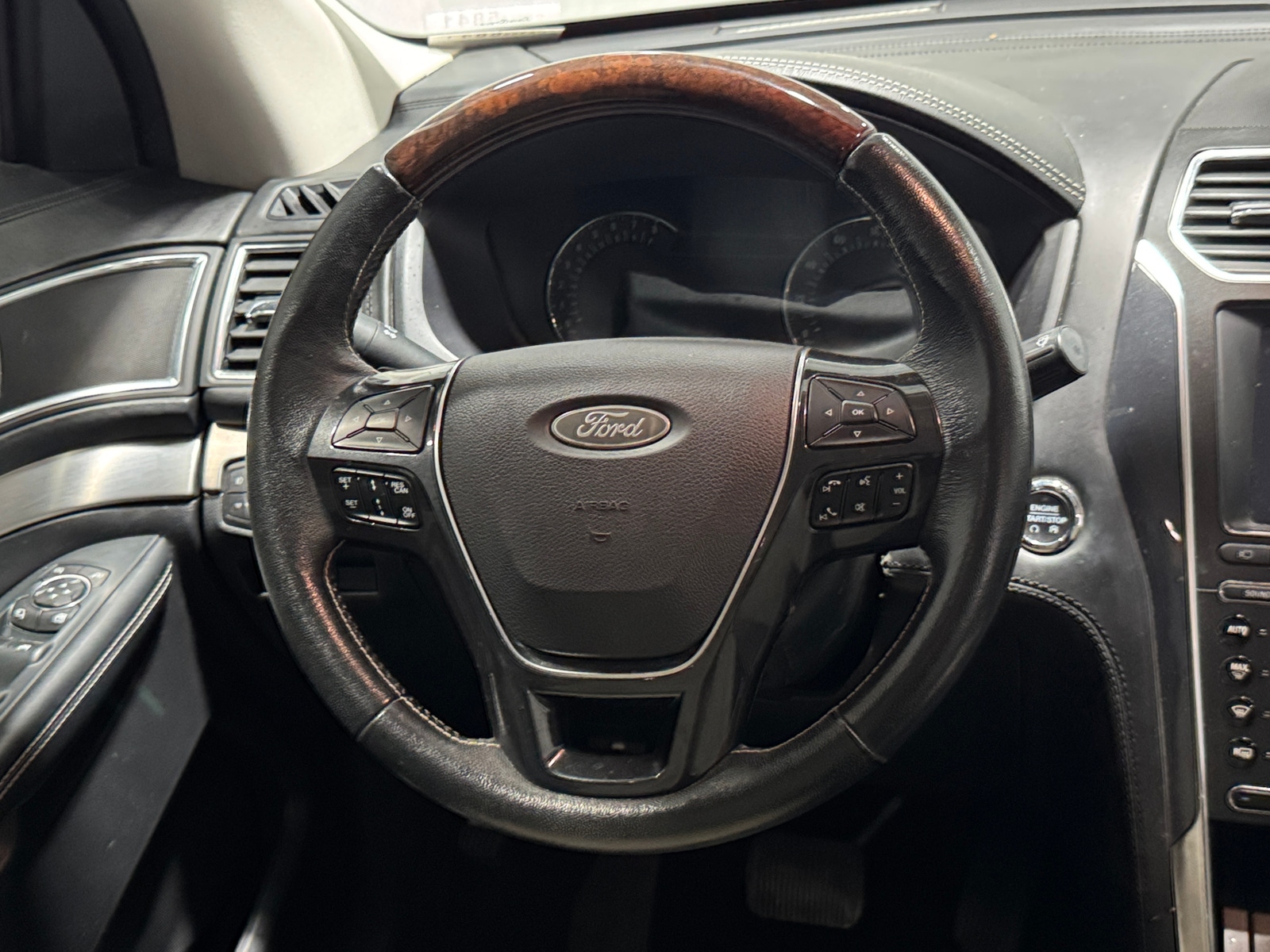 Thumbnail: 2018 Ford Explorer - 4