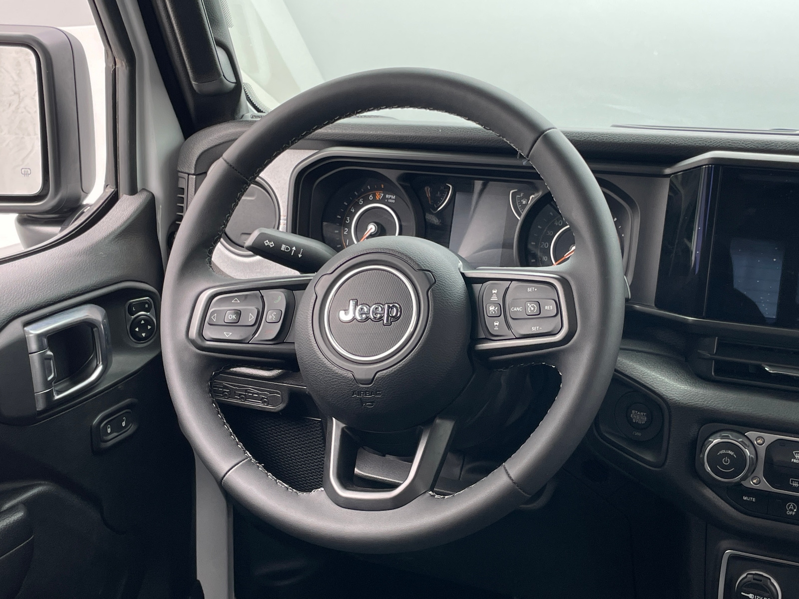 Thumbnail: 2025 Jeep Gladiator - 5