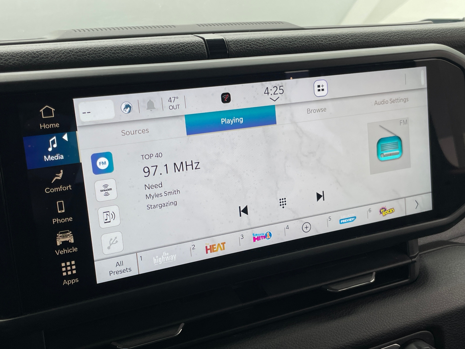 Thumbnail: 2025 Jeep Gladiator - 4