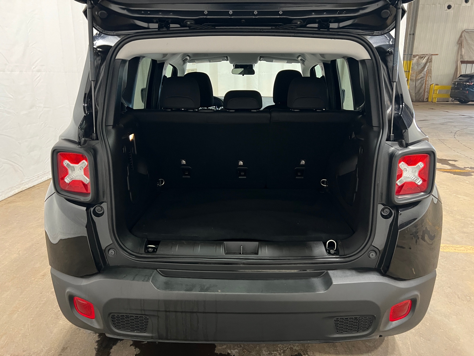 Thumbnail: 2020 Jeep Renegade - 7