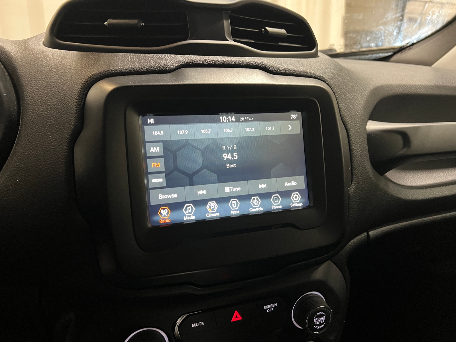 Thumbnail: 2020 Jeep Renegade - 4