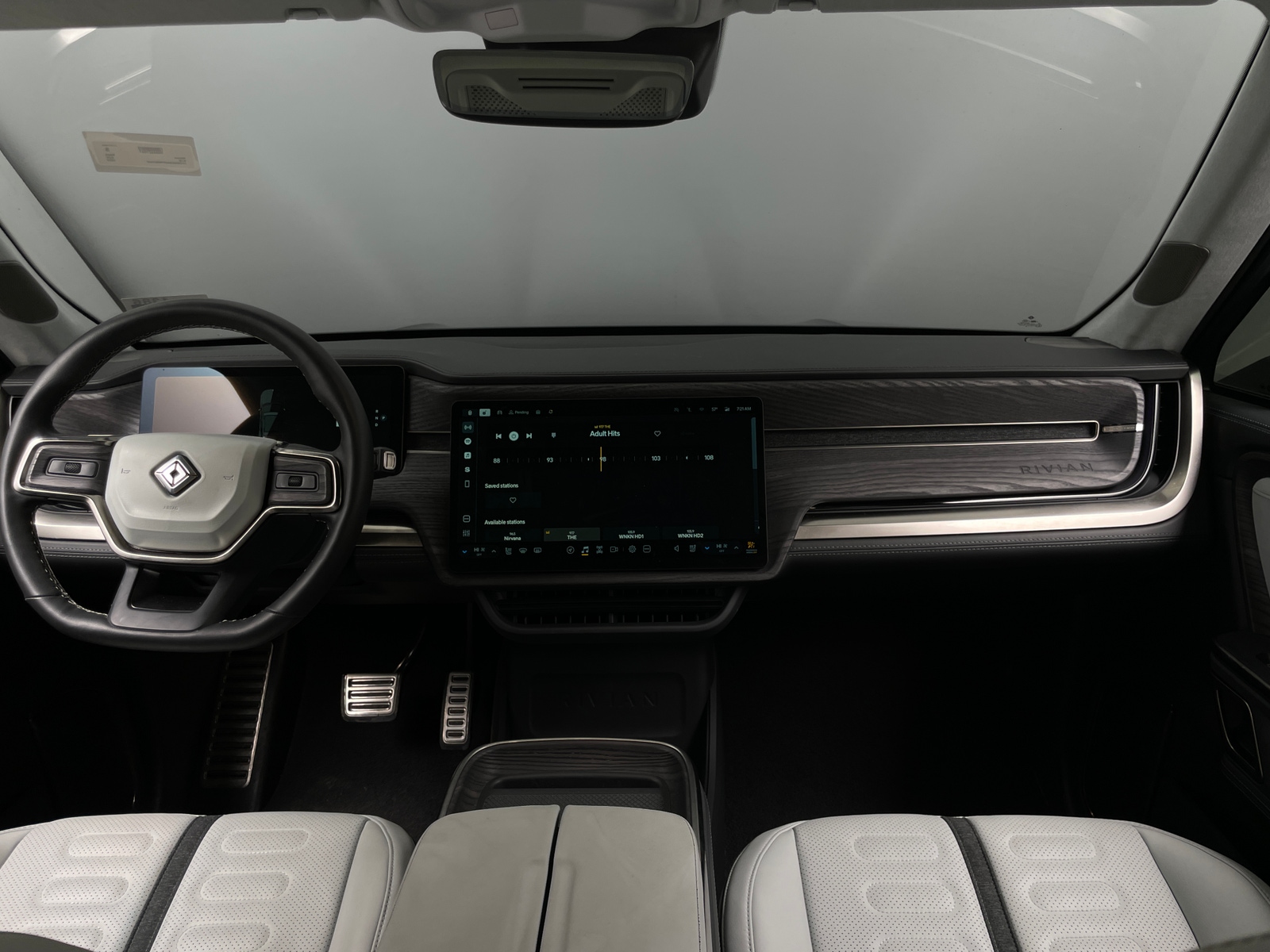 Thumbnail: 2023 Rivian R1S - 2