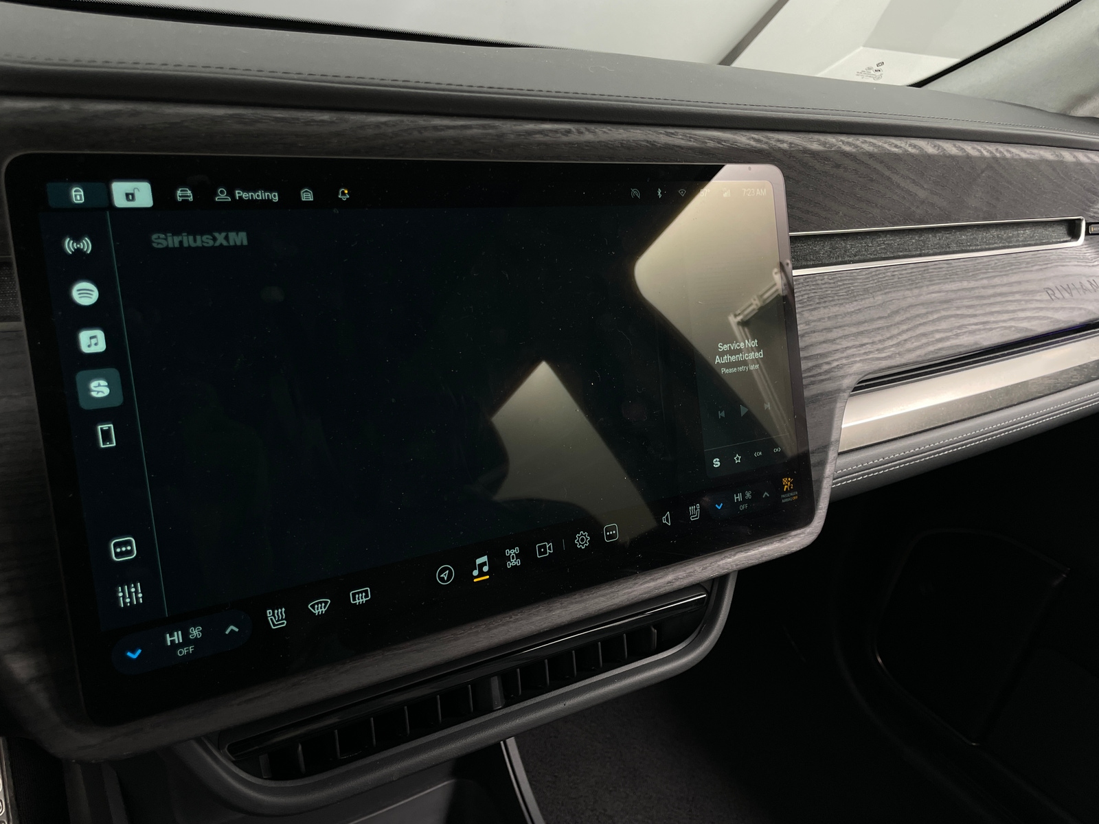 Thumbnail: 2023 Rivian R1S - 3