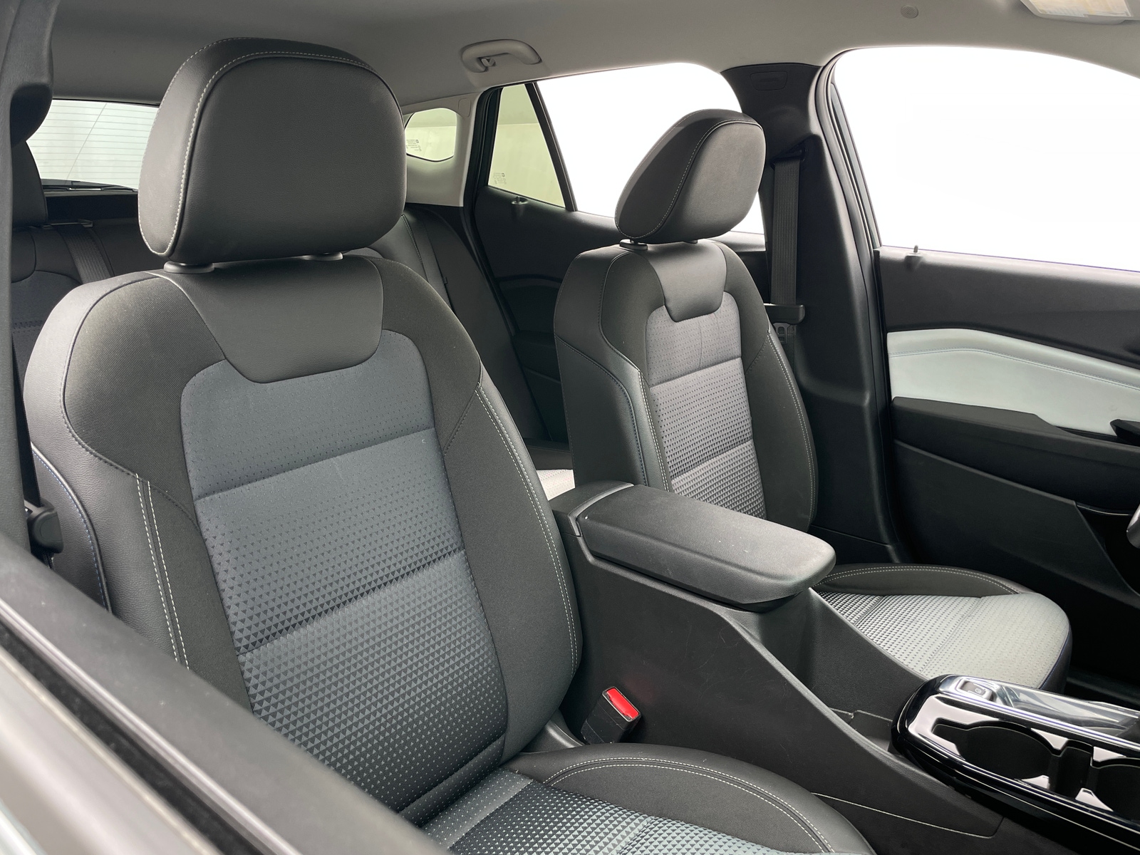 Thumbnail: 2025 Chevrolet Trax - 2