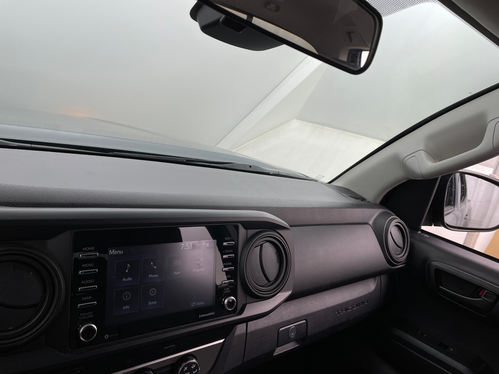 Thumbnail: 2020 Toyota Tacoma - 4