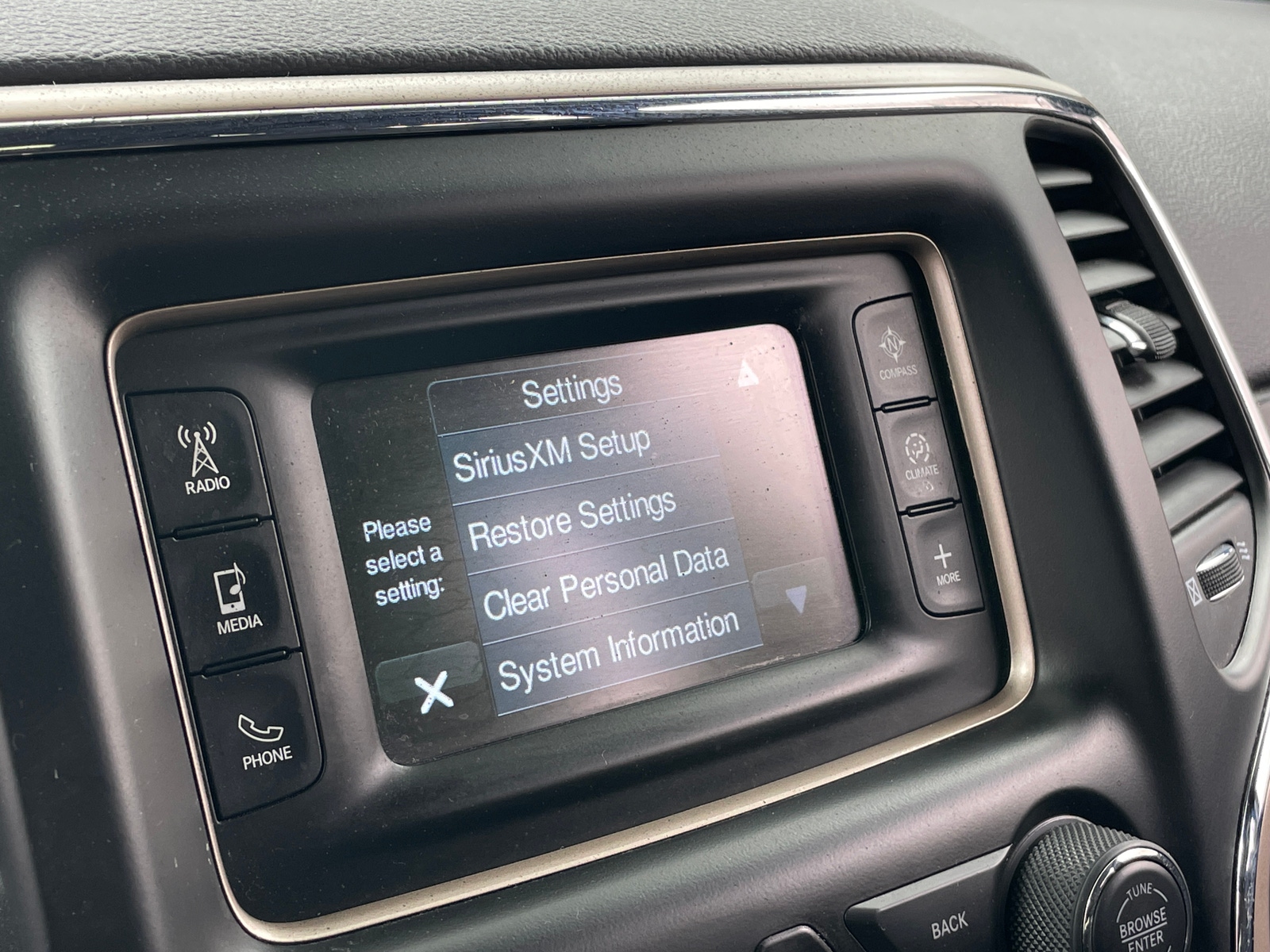 Thumbnail: 2017 Jeep Grand Cherokee - 4