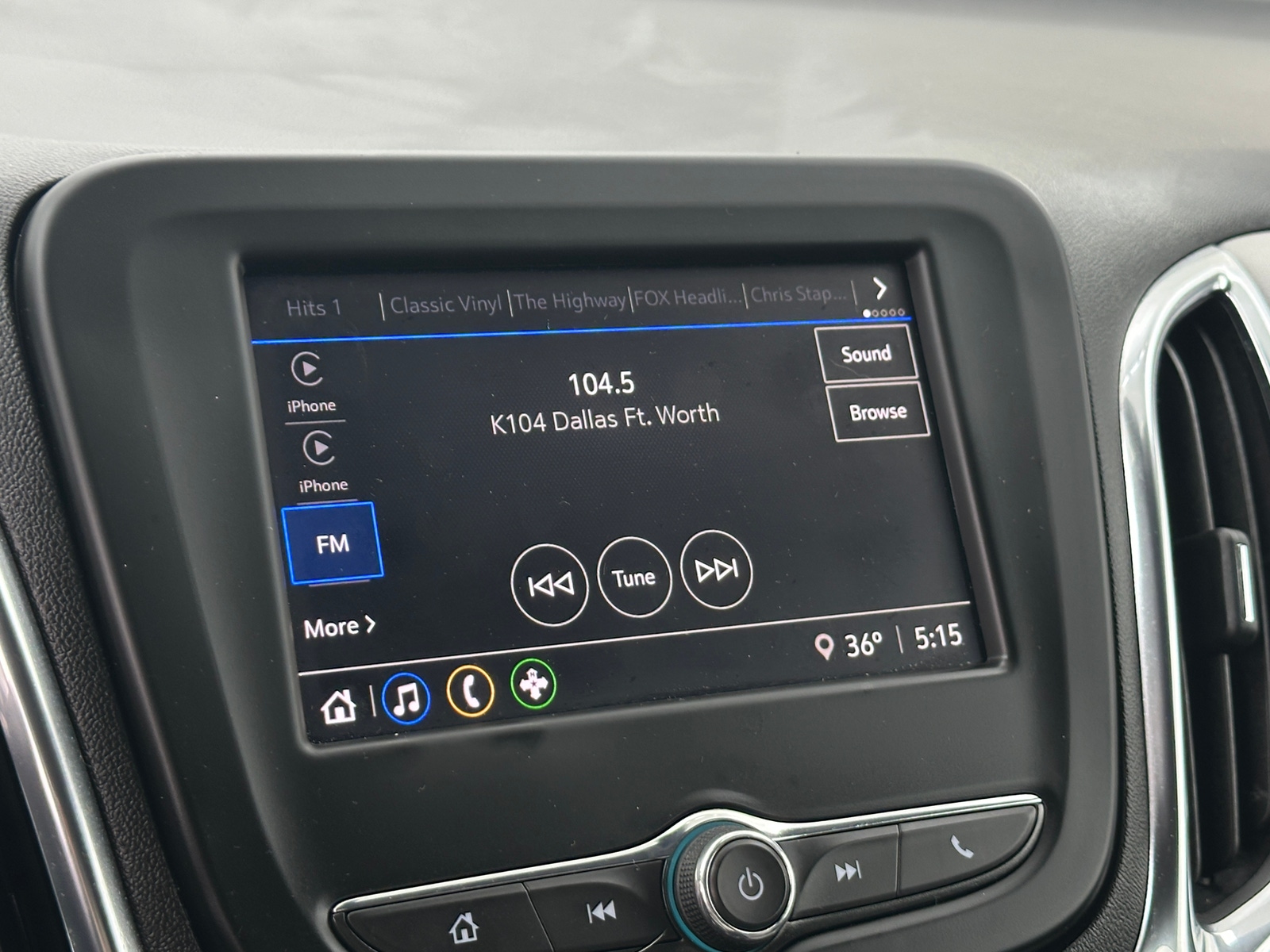 Thumbnail: 2022 Chevrolet Equinox - 4