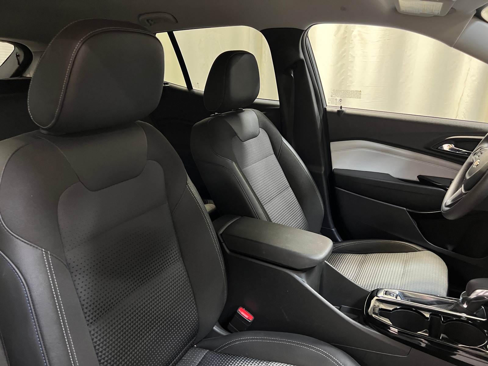 Thumbnail: 2025 Chevrolet Trax - 2