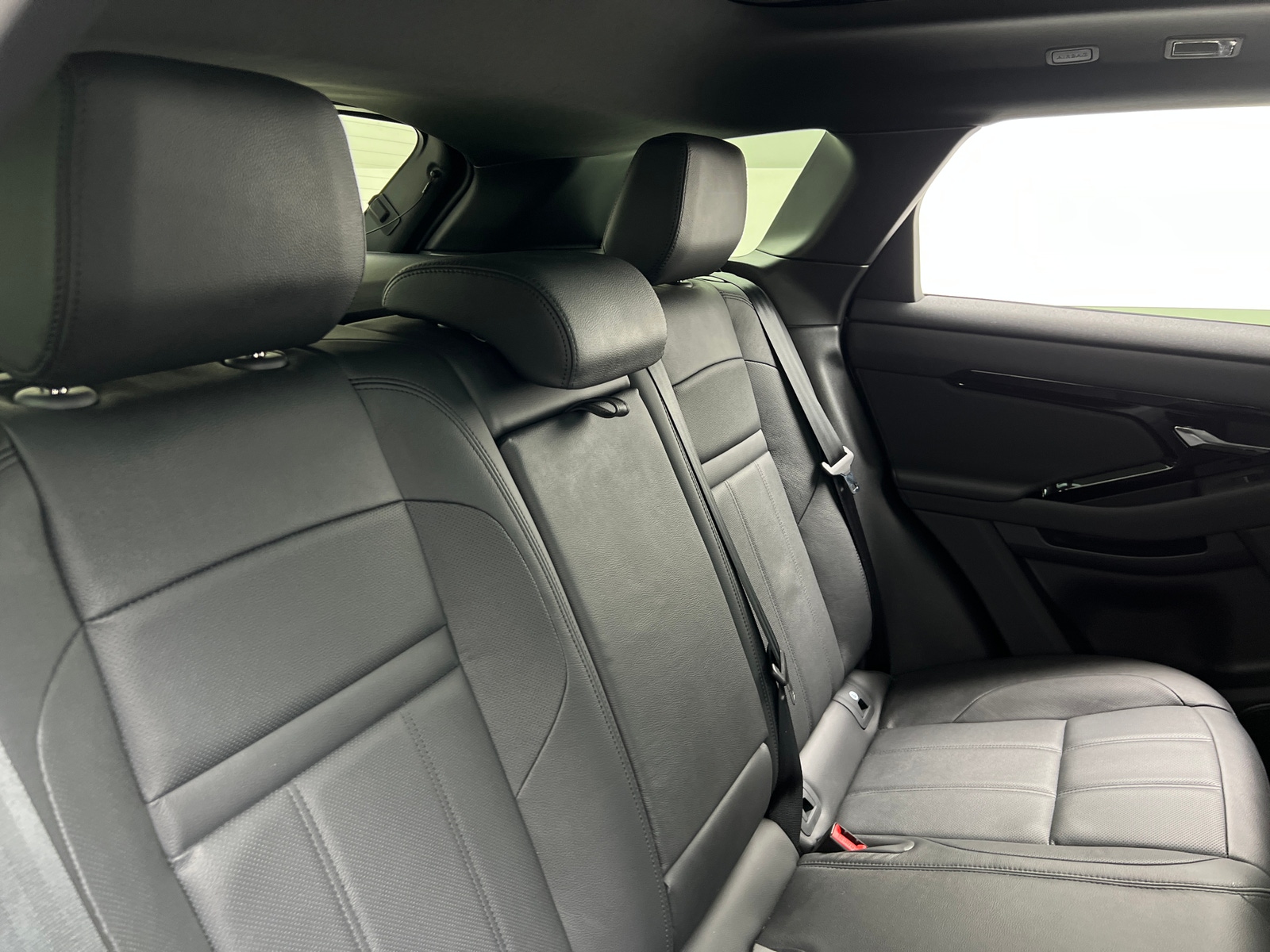 Thumbnail: 2025 Land Rover Range Rover Evoque - 5