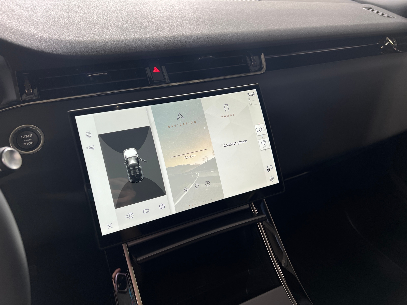 Thumbnail: 2025 Land Rover Range Rover Evoque - 3