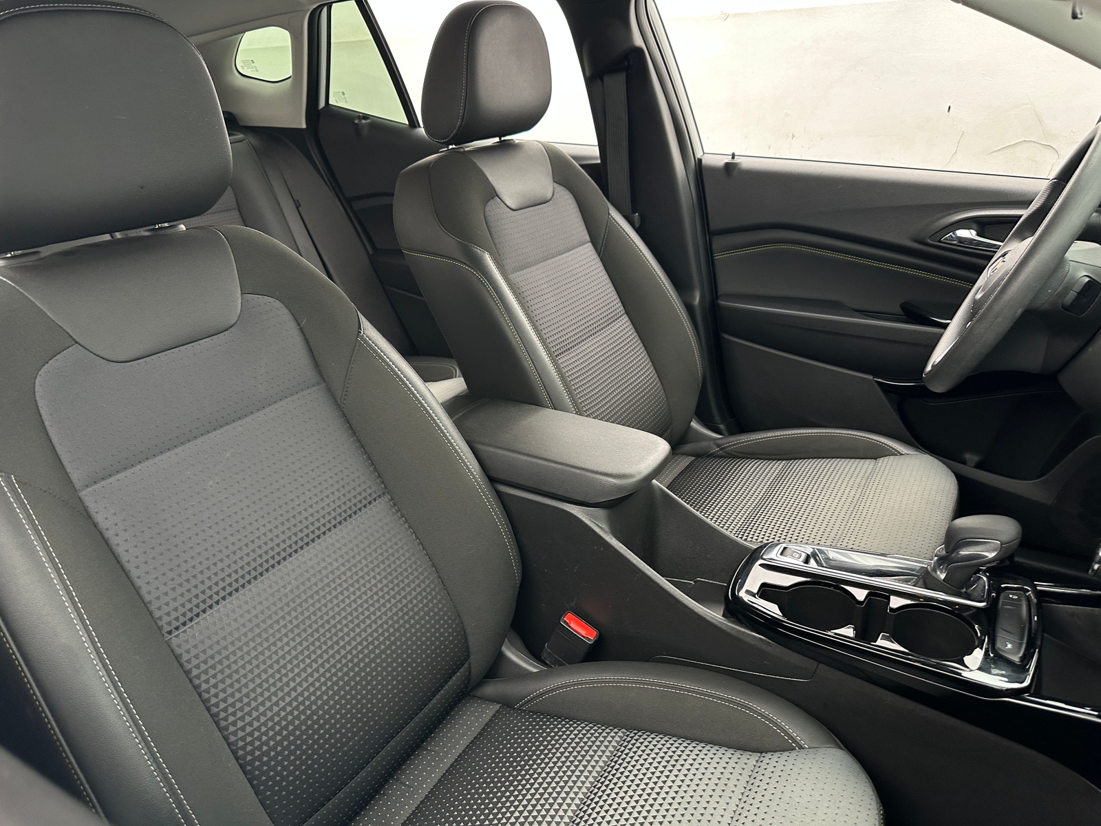 Thumbnail: 2025 Chevrolet Trax - 2