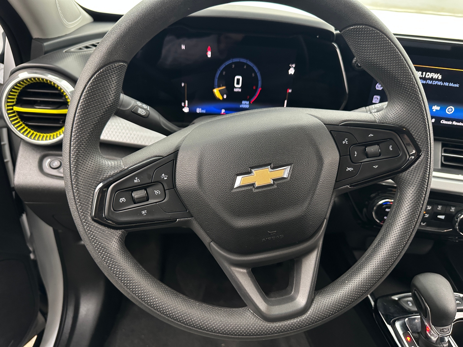 Thumbnail: 2025 Chevrolet Trax - 5