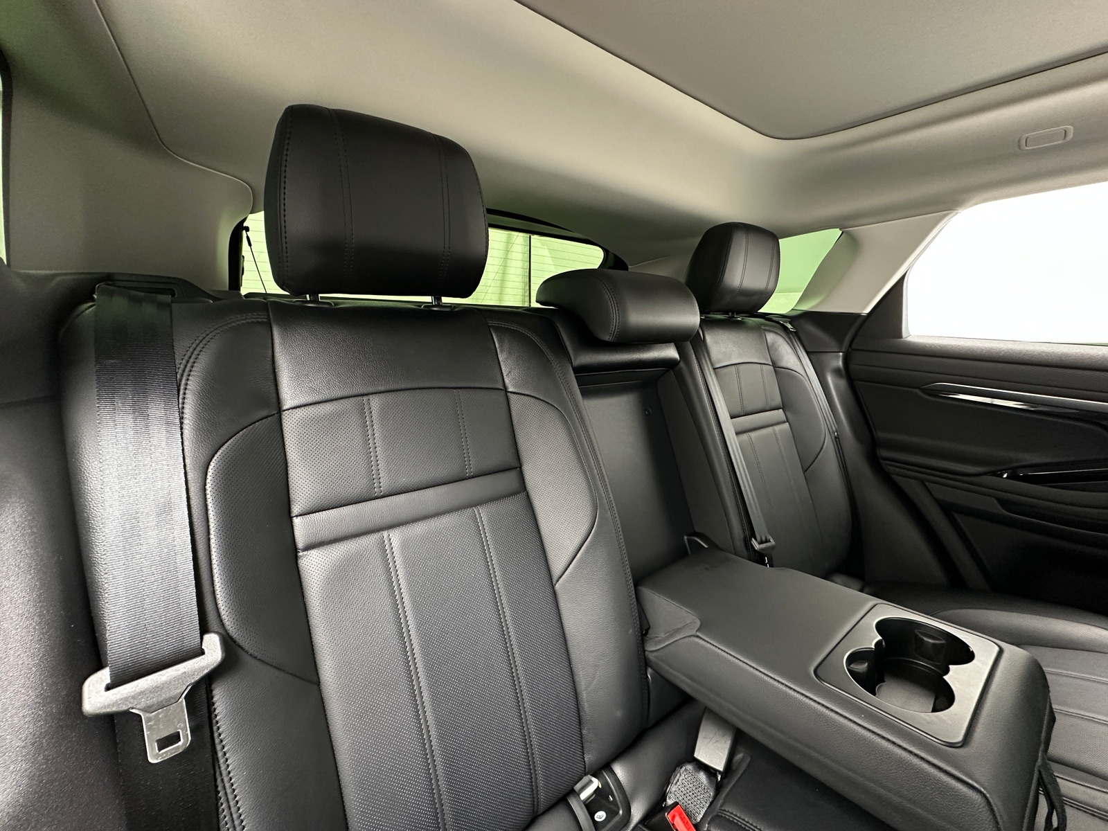 Thumbnail: 2021 Land Rover Range Rover Evoque - 5