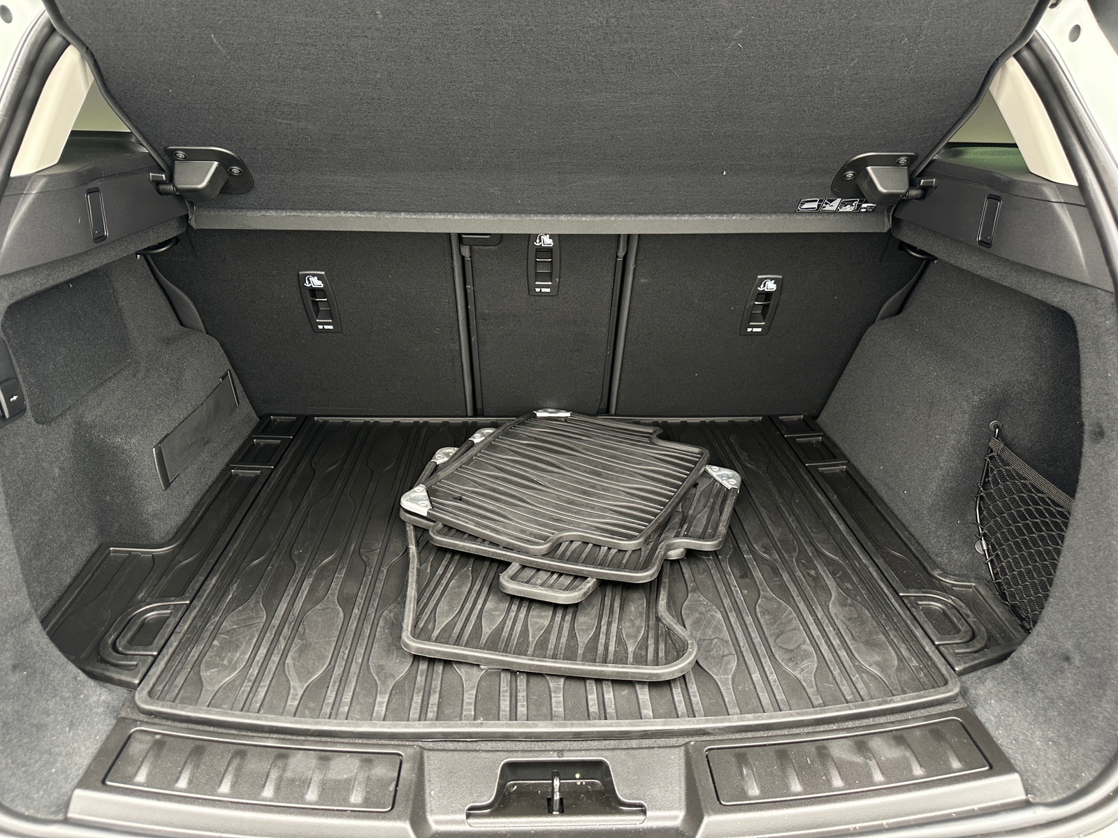 Thumbnail: 2021 Land Rover Range Rover Evoque - 6