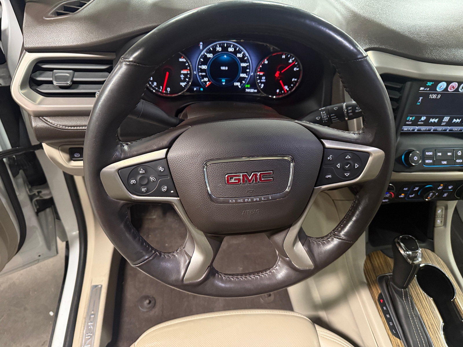 Thumbnail: 2017 GMC Acadia - 4