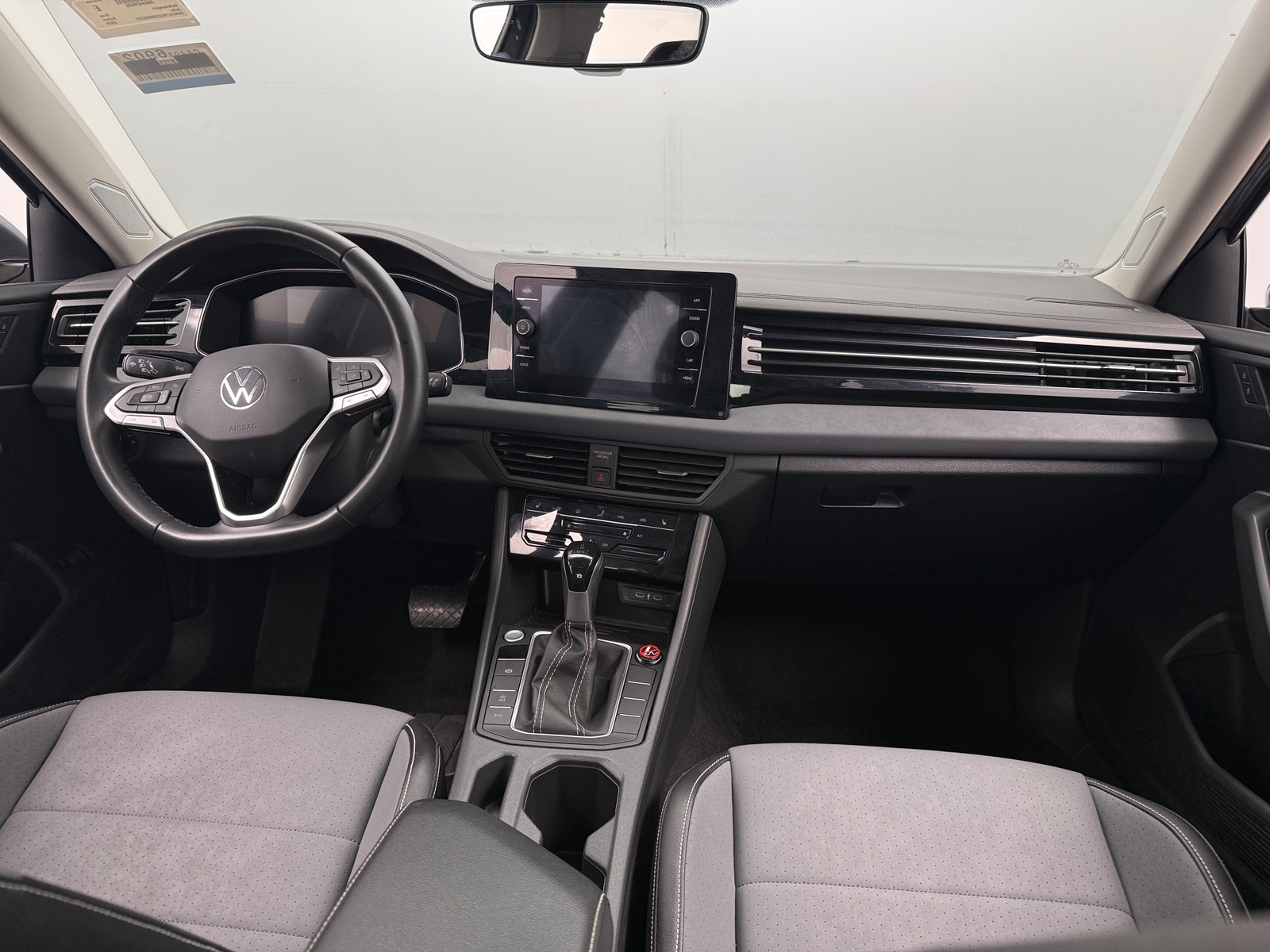 Thumbnail: 2025 Volkswagen Jetta - 2