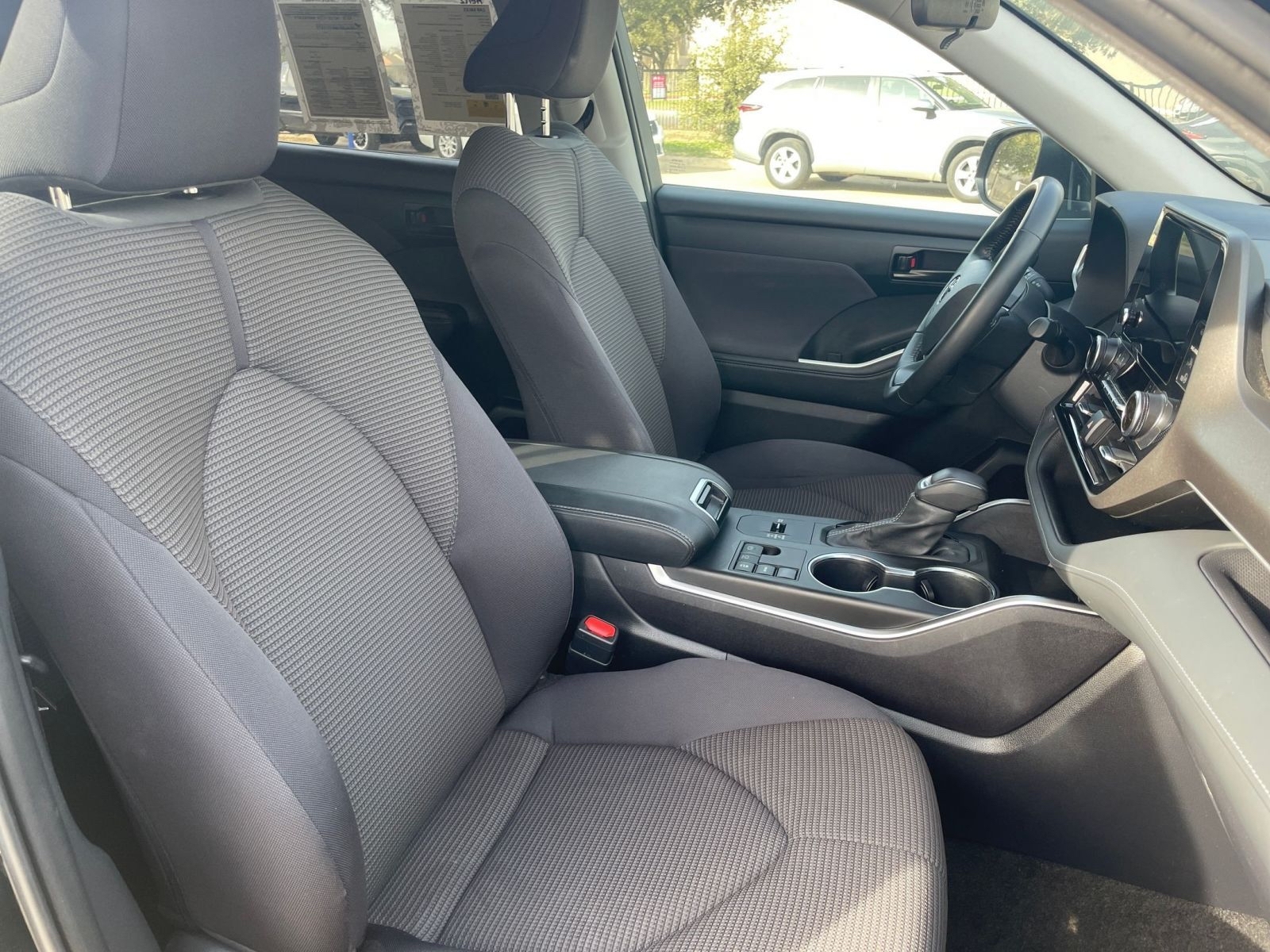 Thumbnail: 2025 Toyota Highlander - 2