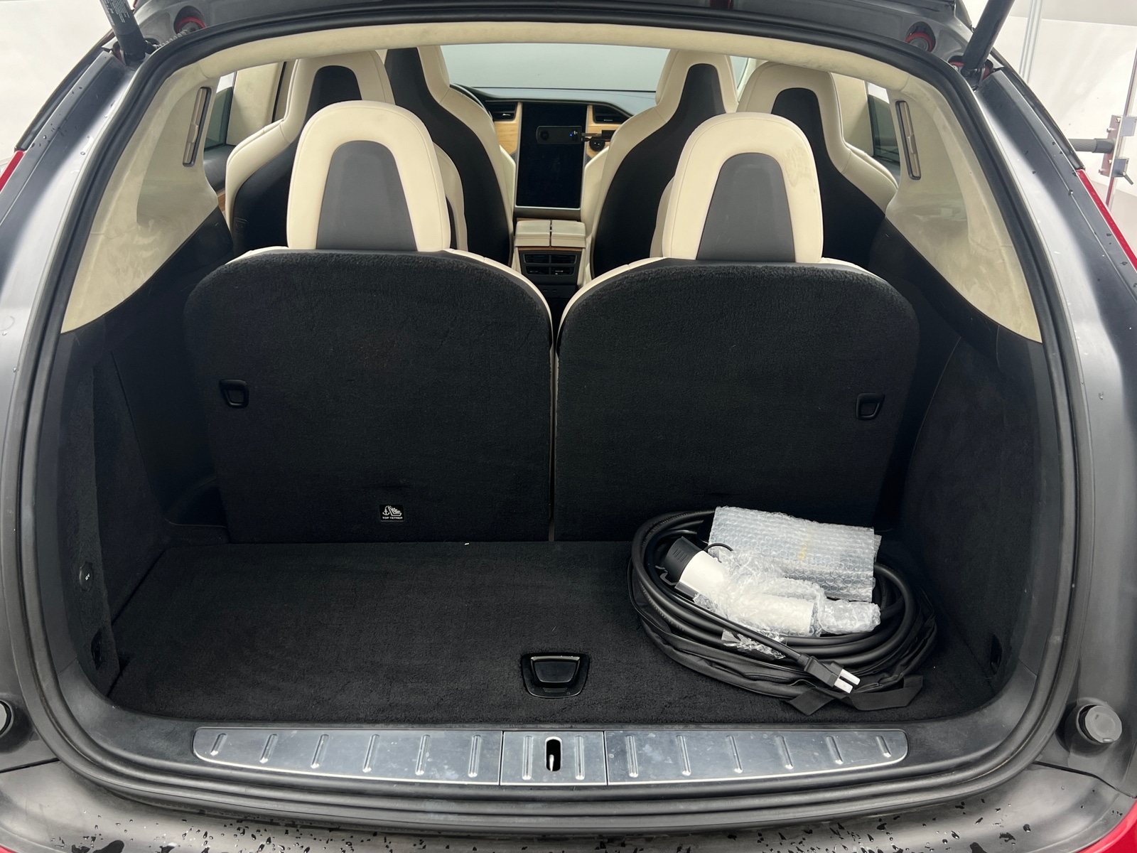 Thumbnail: 2018 Tesla Model X - 6