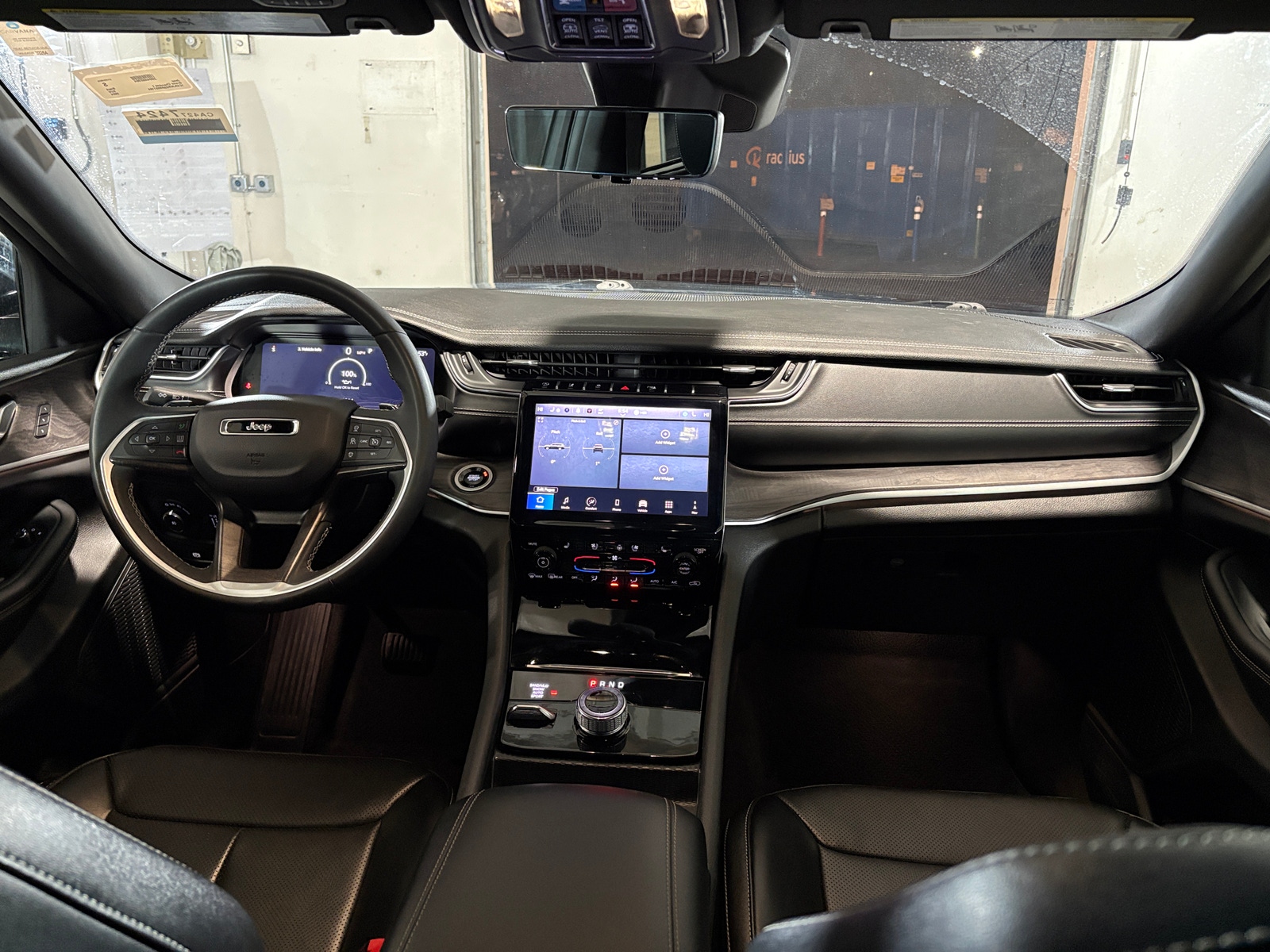 Thumbnail: 2024 Jeep Grand Cherokee L - 2