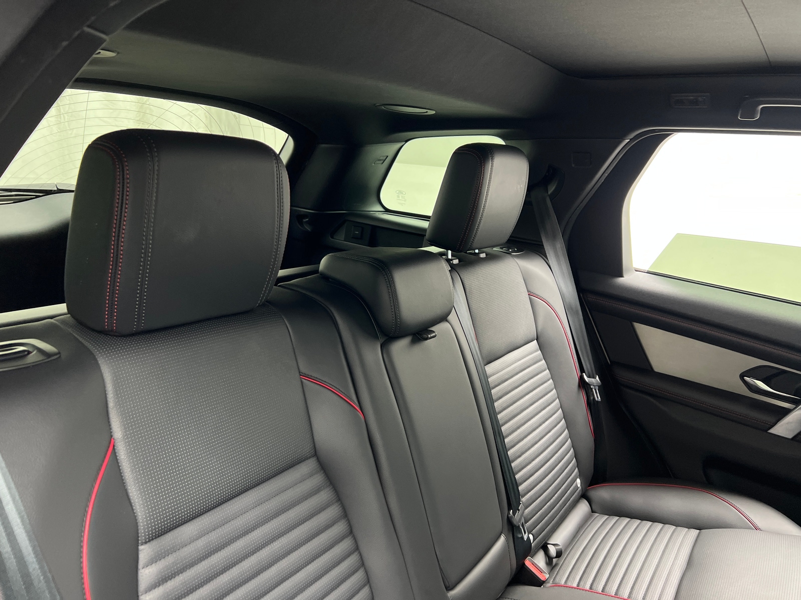 Thumbnail: 2023 Land Rover Discovery Sport - 5