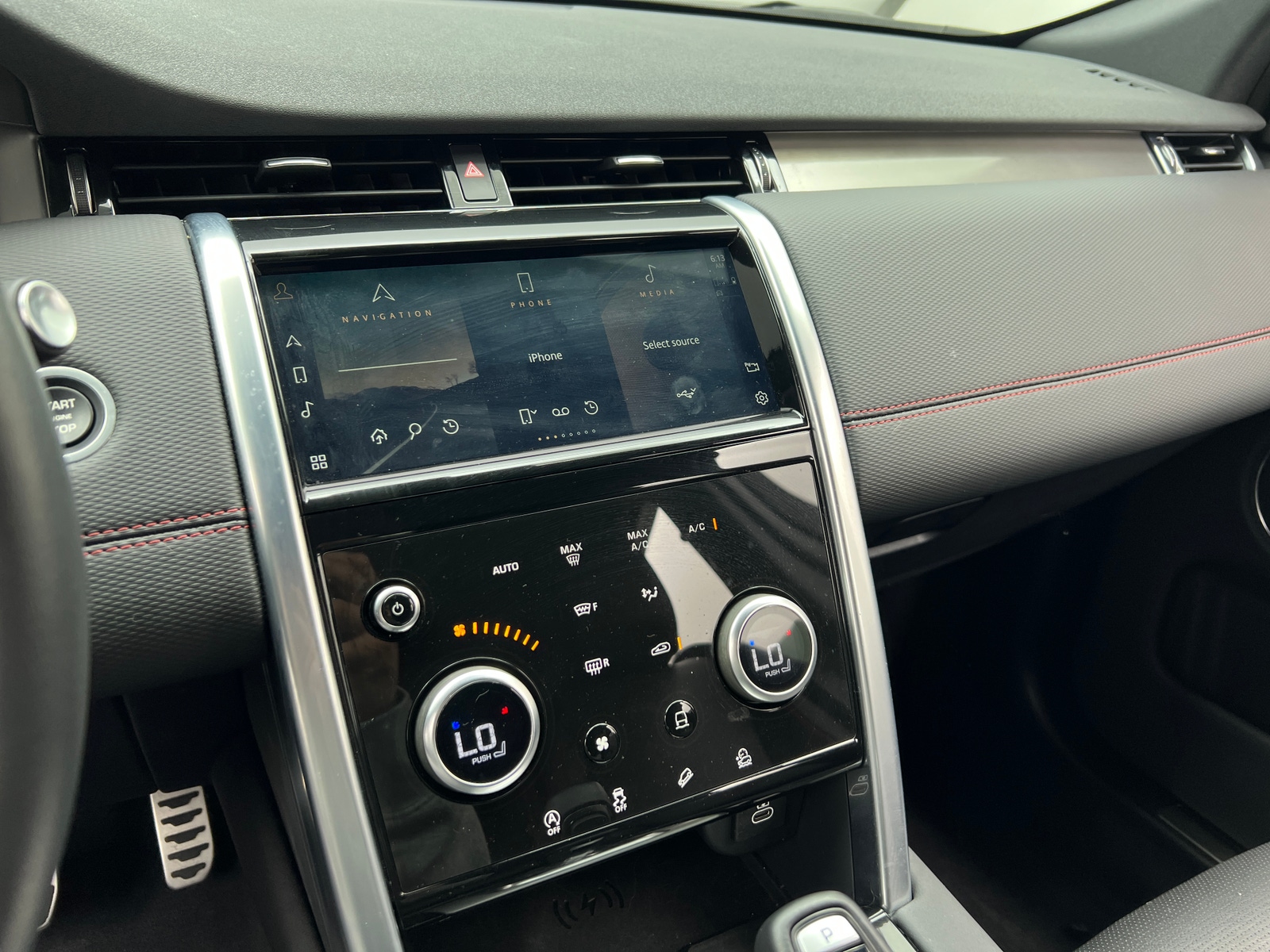 Thumbnail: 2023 Land Rover Discovery Sport - 3