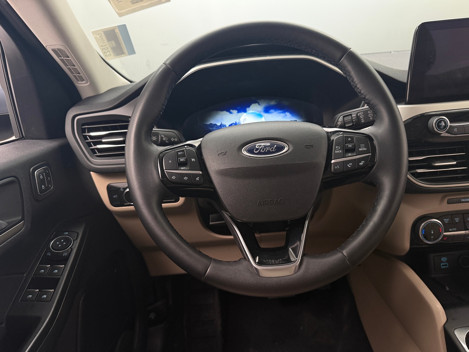 Thumbnail: 2022 Ford Escape - 4