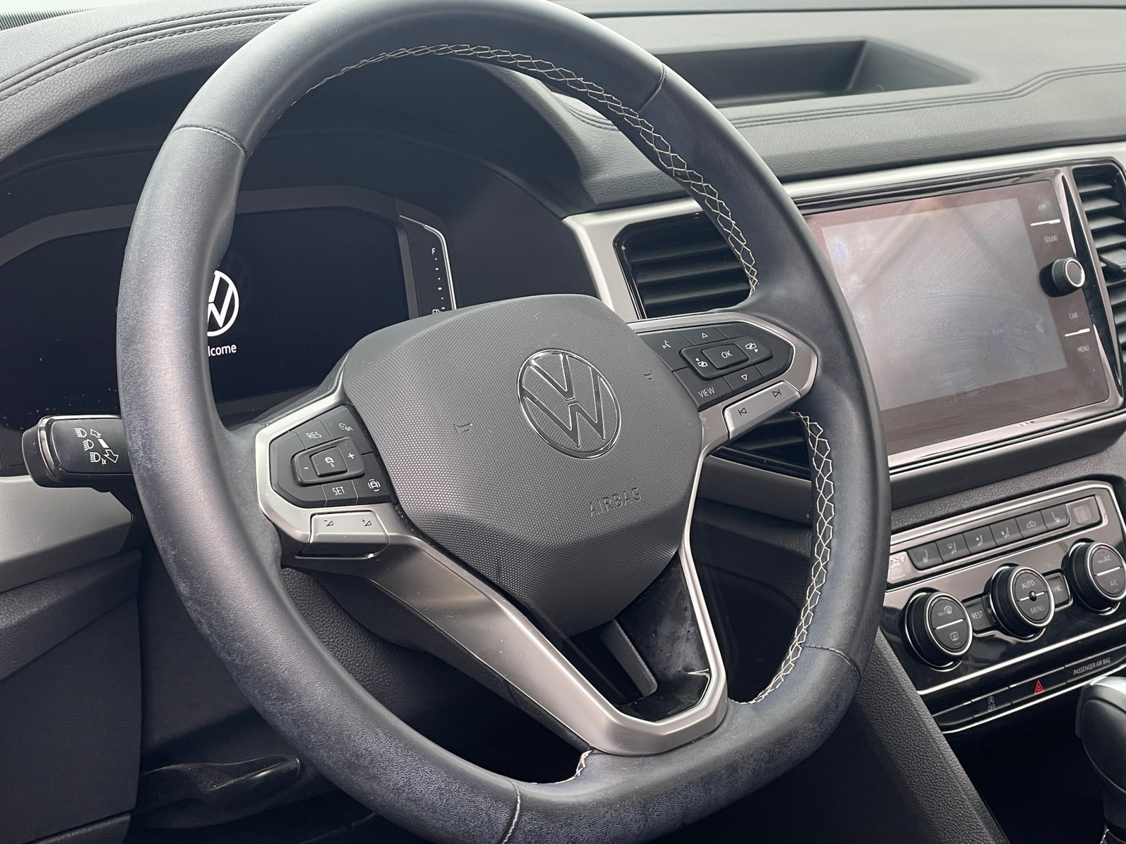 Thumbnail: 2022 Volkswagen Atlas - 4