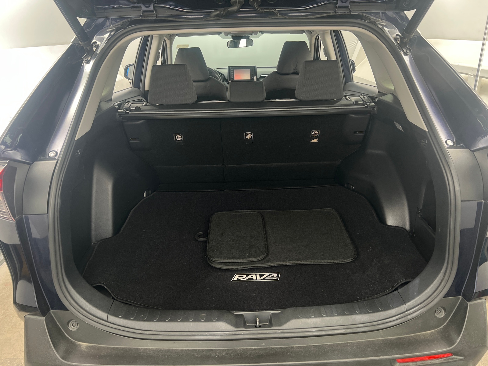 Thumbnail: 2019 Toyota RAV4 - 7