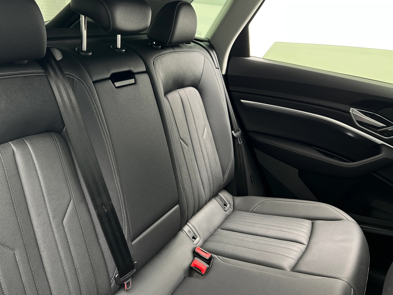 Thumbnail: 2019 Audi e-tron - 5