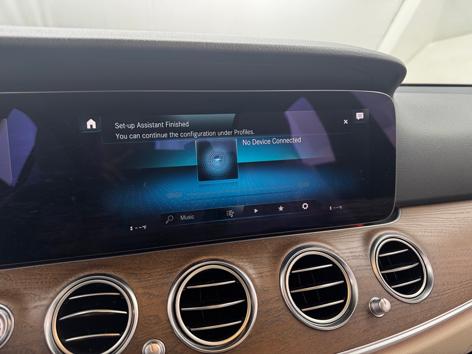 Thumbnail: 2021 Mercedes-Benz E-Class - 3