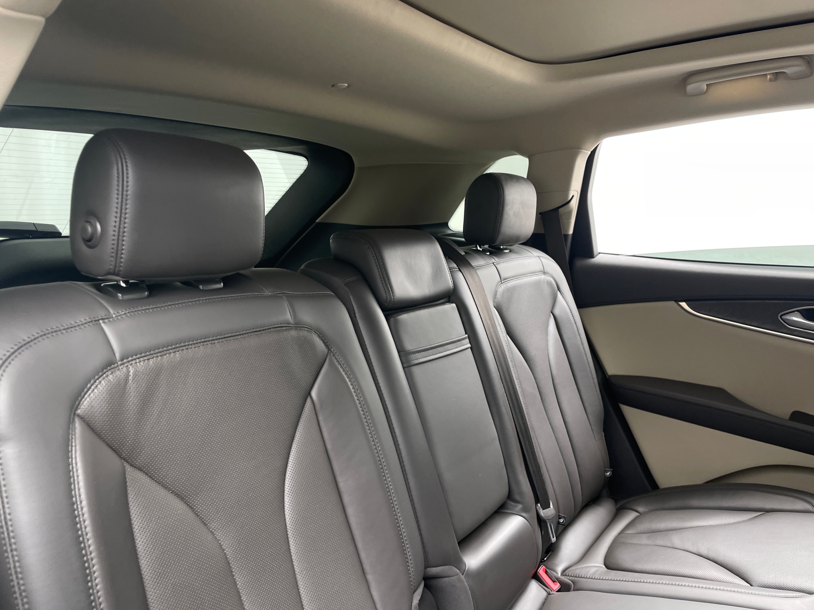 Thumbnail: 2020 Lincoln Nautilus - 5