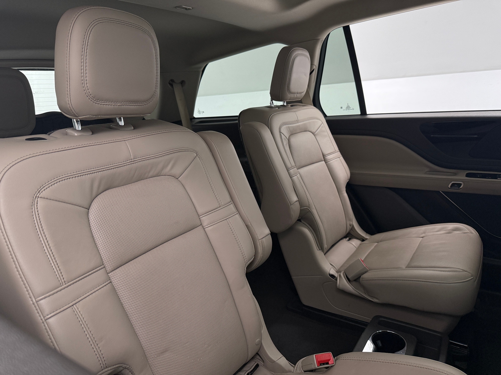 Thumbnail: 2022 Lincoln Aviator - 5