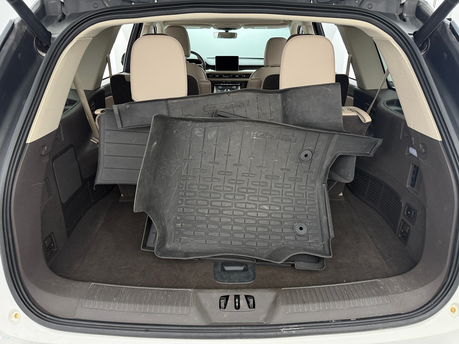 Thumbnail: 2022 Lincoln Aviator - 6