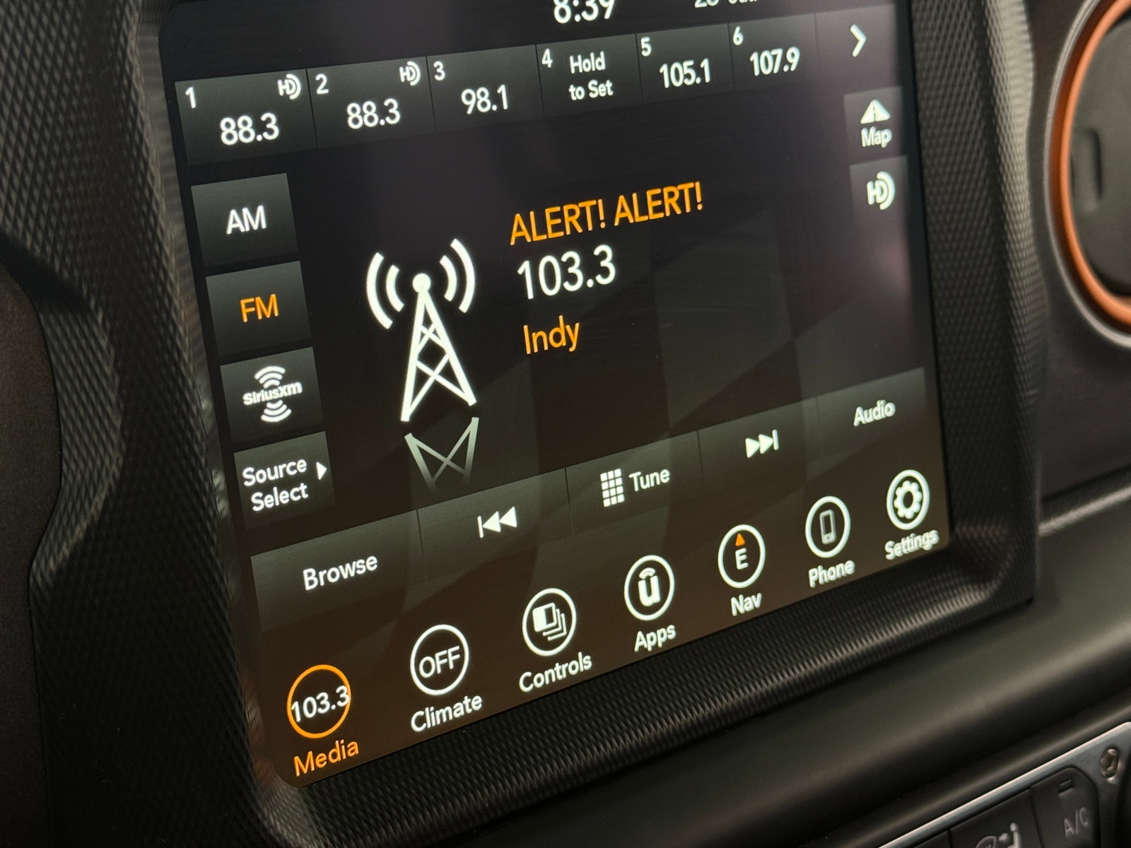 Thumbnail: 2023 Jeep Gladiator - 3