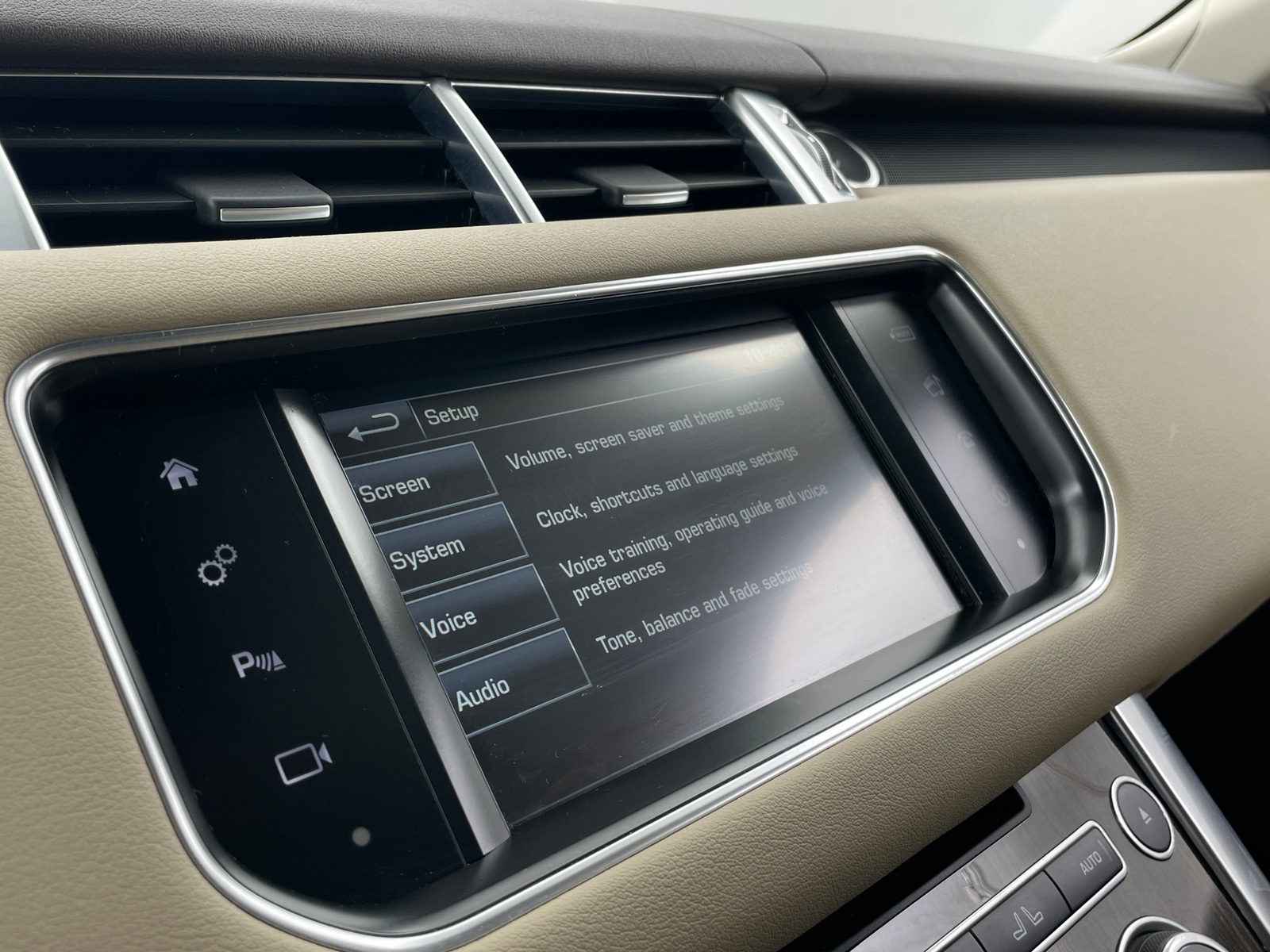 Thumbnail: 2016 Land Rover Range Rover Sport - 3