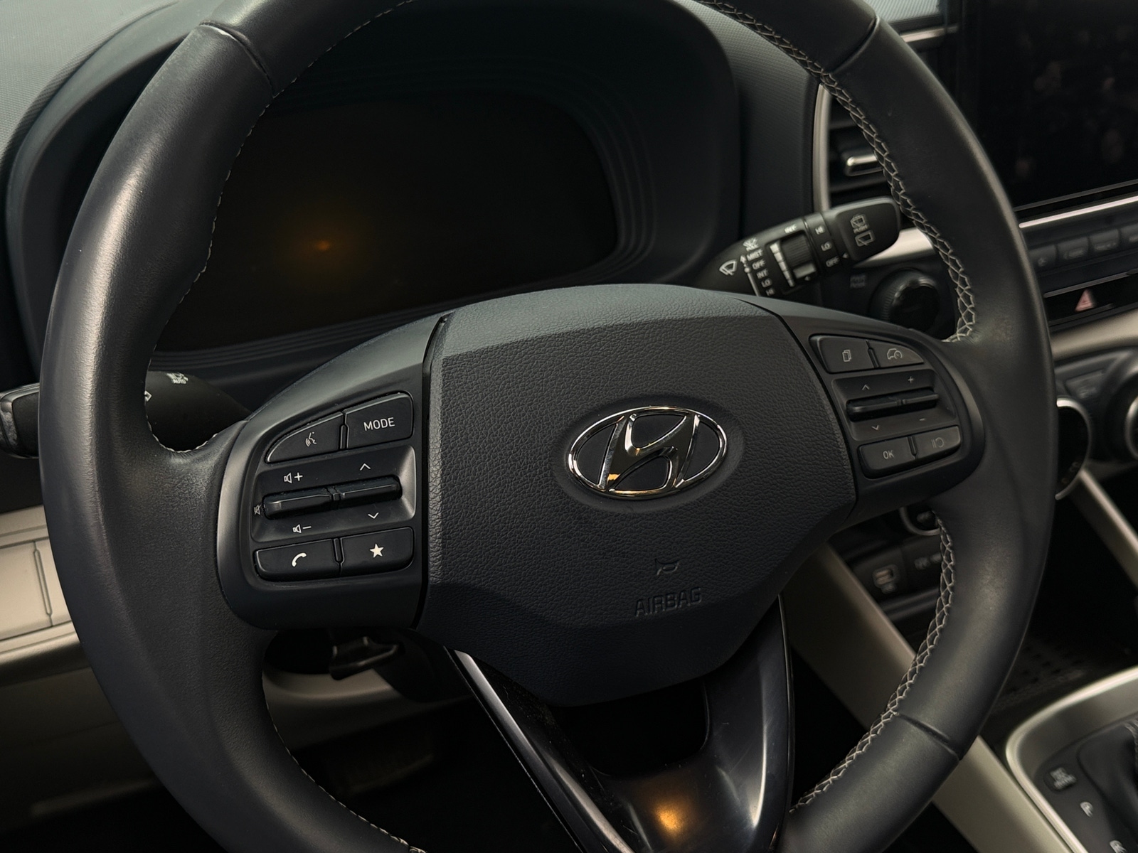 Thumbnail: 2023 Hyundai Venue - 4