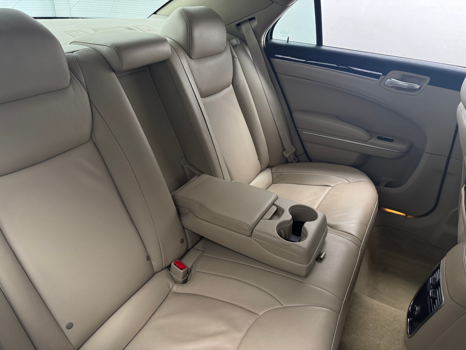 Thumbnail: 2013 Chrysler 300 - 5