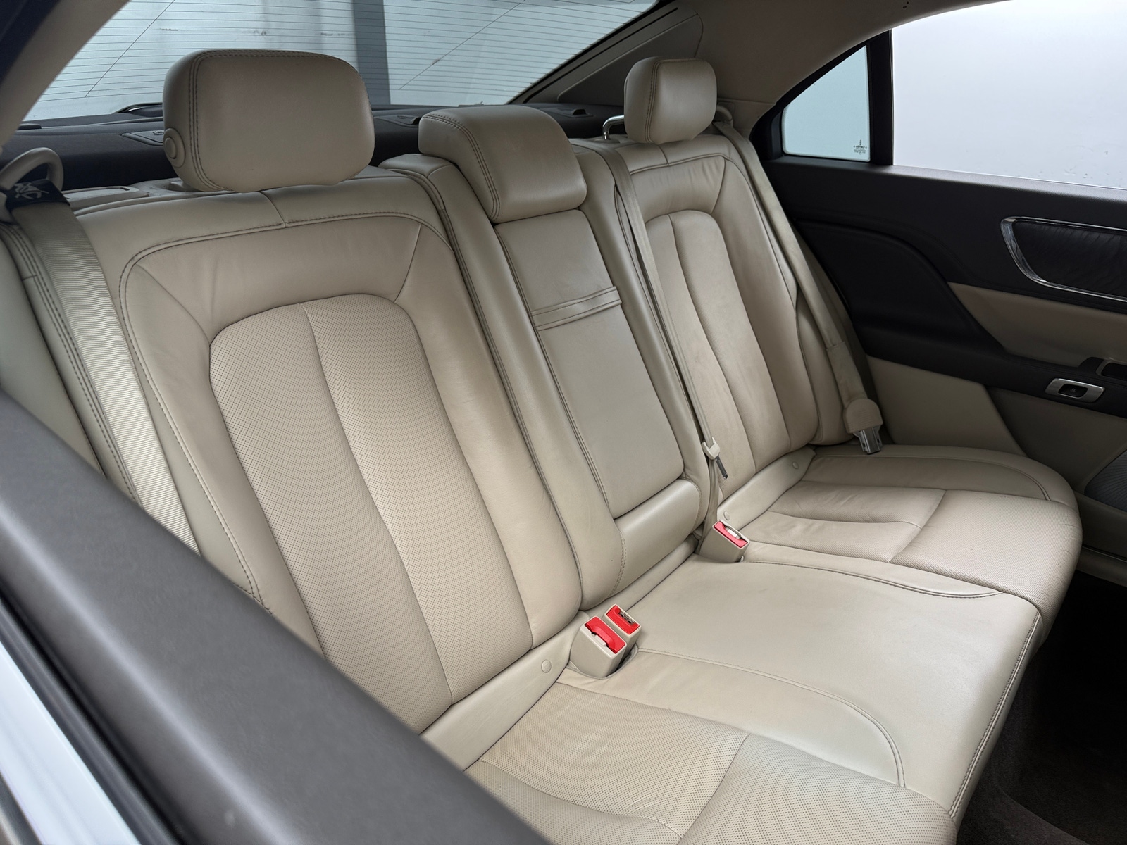 Thumbnail: 2018 Lincoln Continental - 5