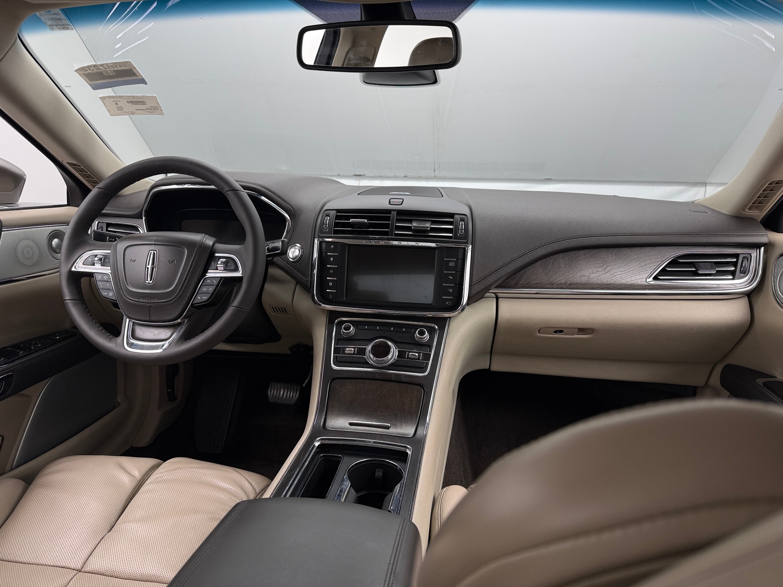 Thumbnail: 2018 Lincoln Continental - 2