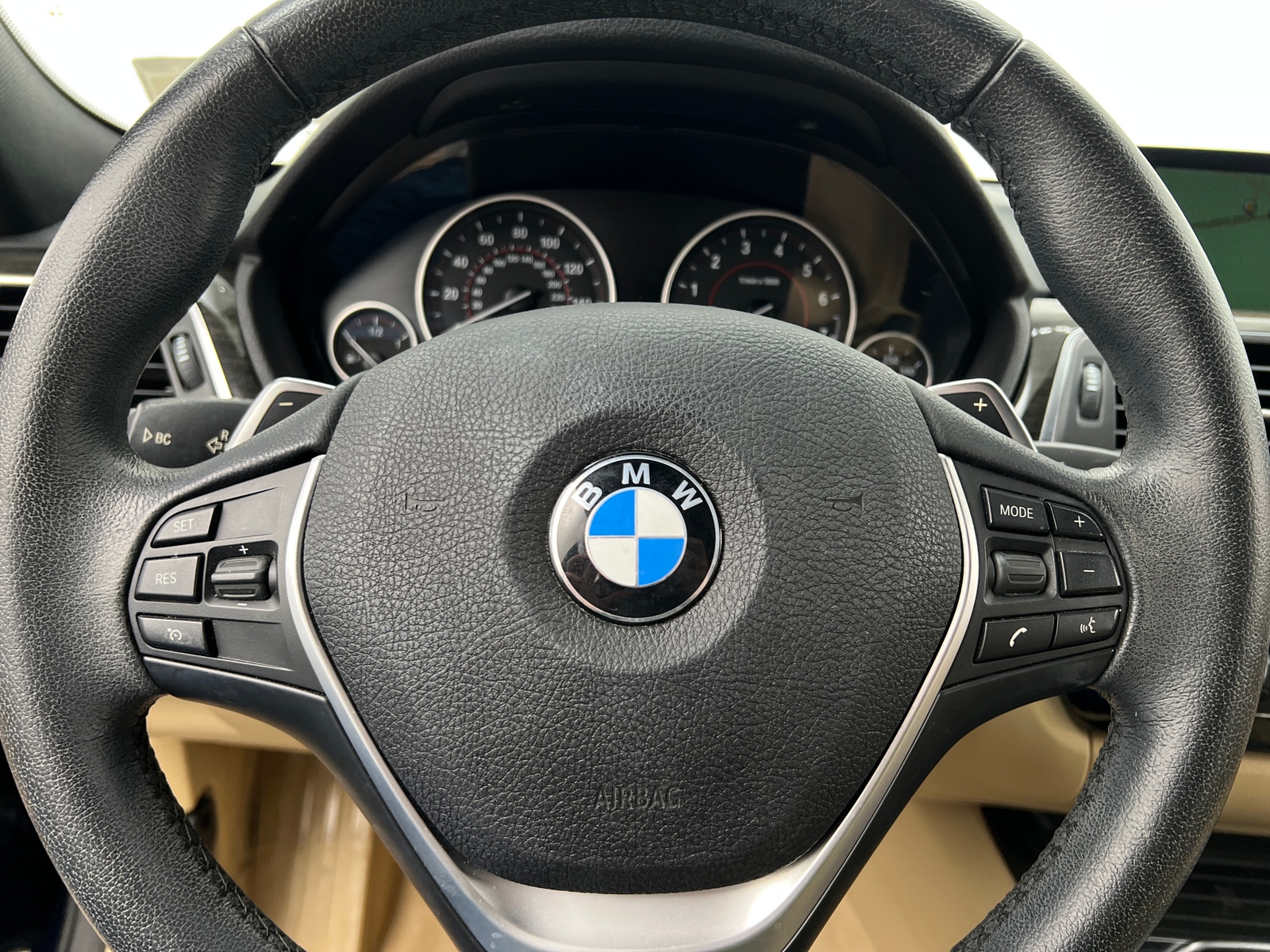 Thumbnail: 2016 BMW 3 Series - 4