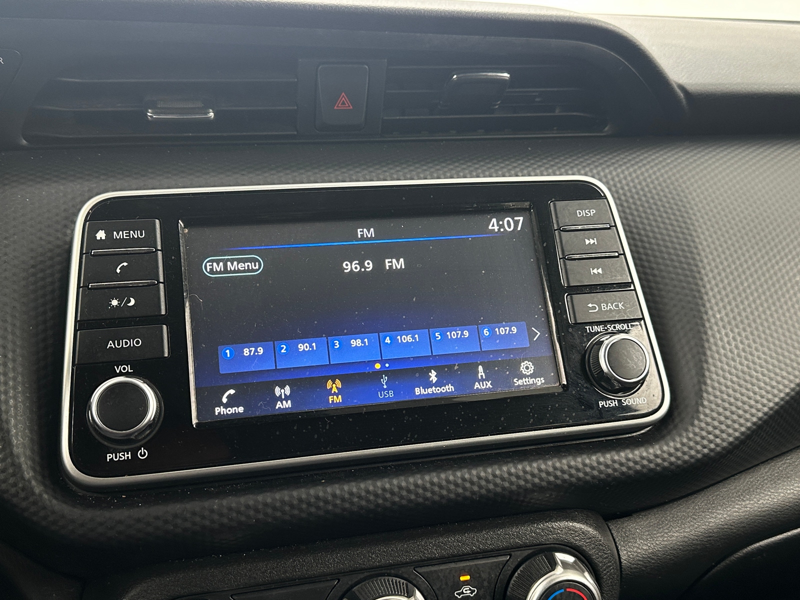 Thumbnail: 2024 Nissan Kicks - 4