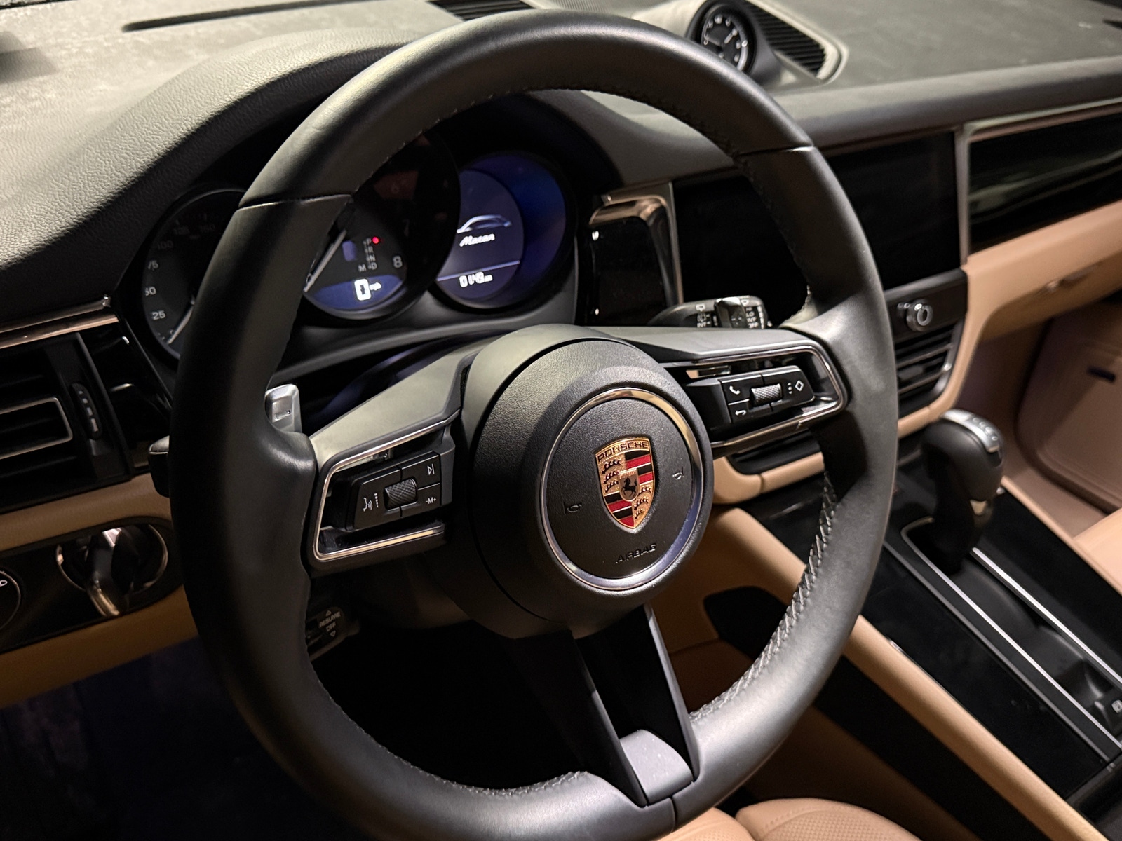 Thumbnail: 2025 Porsche Macan - 4