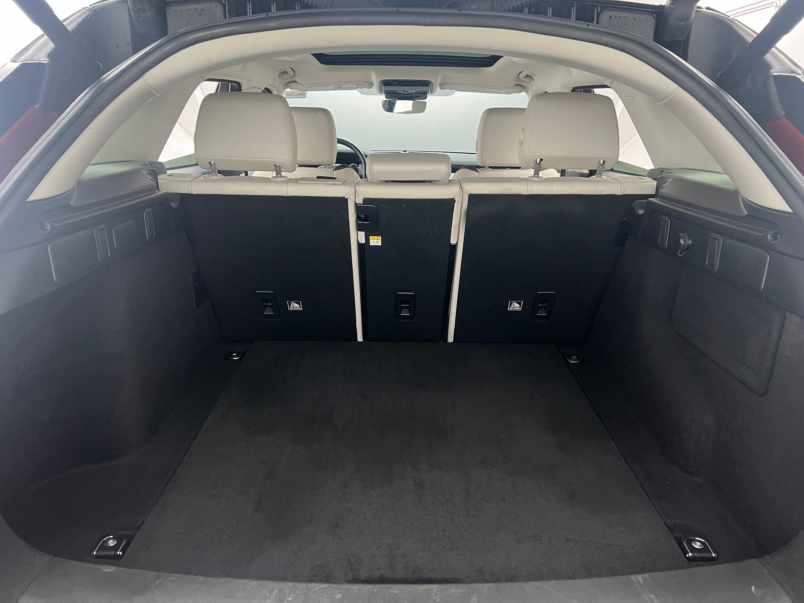 Thumbnail: 2018 Land Rover Range Rover Velar - 6