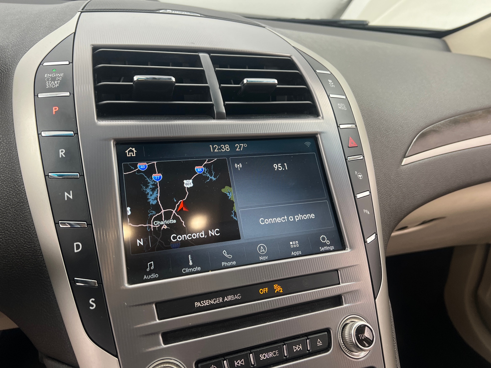 Thumbnail: 2019 Lincoln MKZ - 3