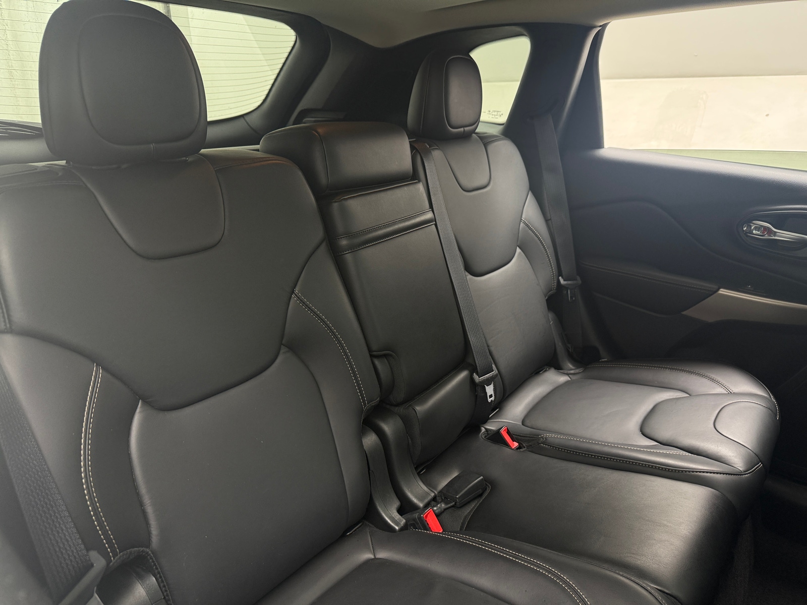 Thumbnail: 2017 Jeep Cherokee - 5