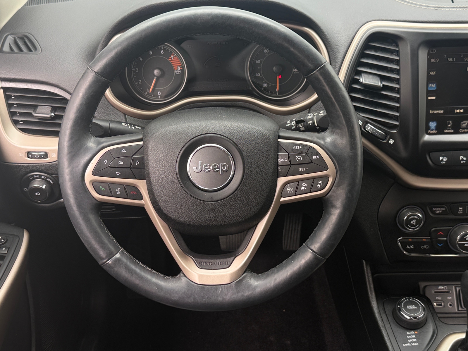 Thumbnail: 2017 Jeep Cherokee - 4