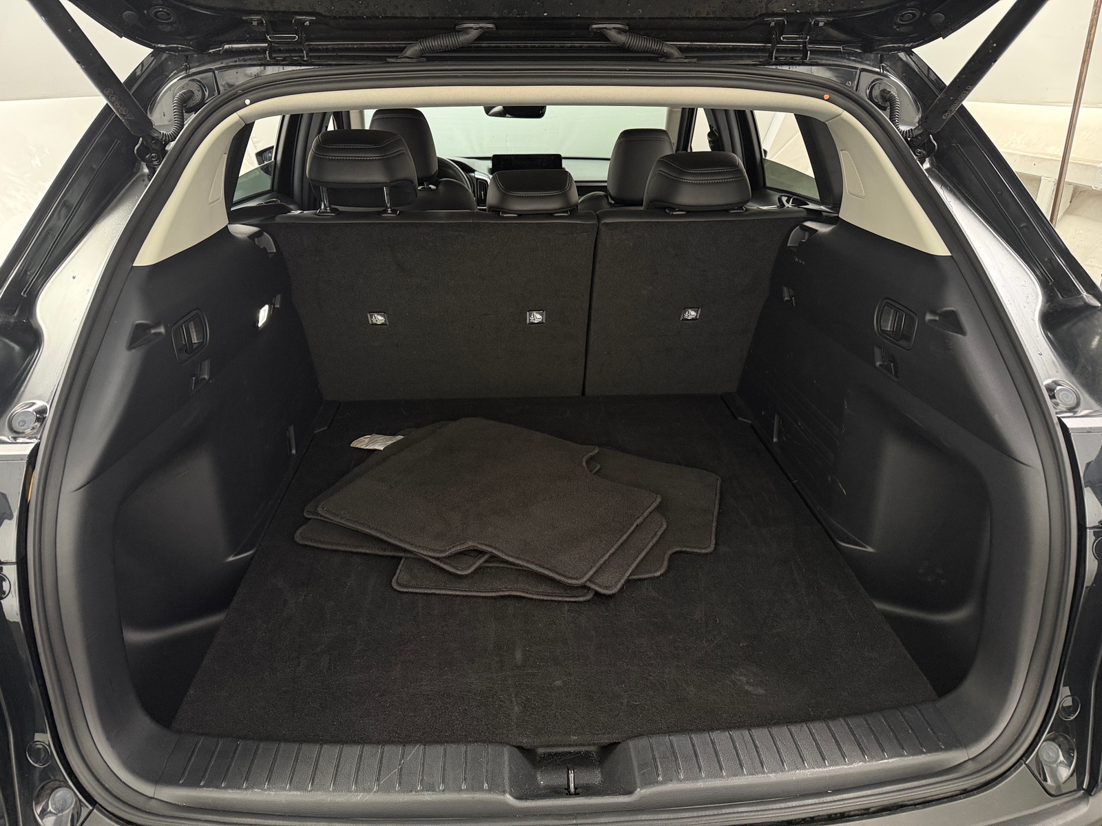 Thumbnail: 2025 Mazda CX-50 - 6