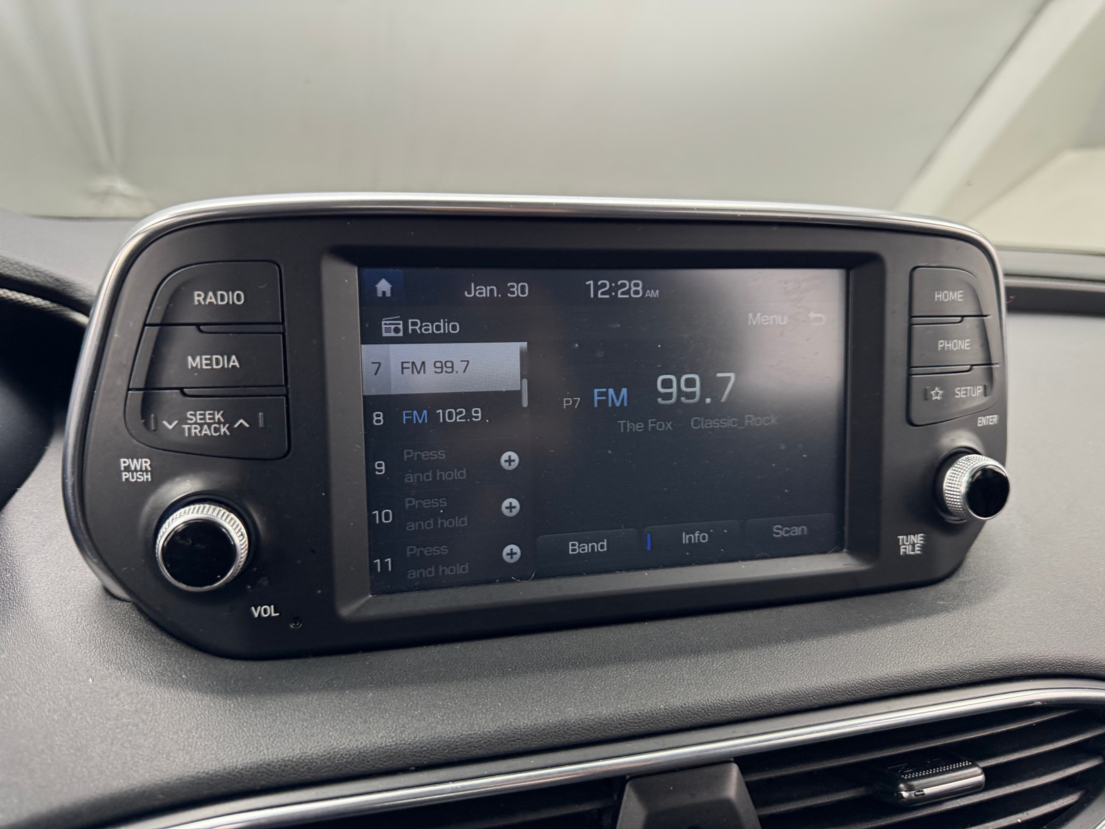 Thumbnail: 2020 Hyundai Santa Fe - 4