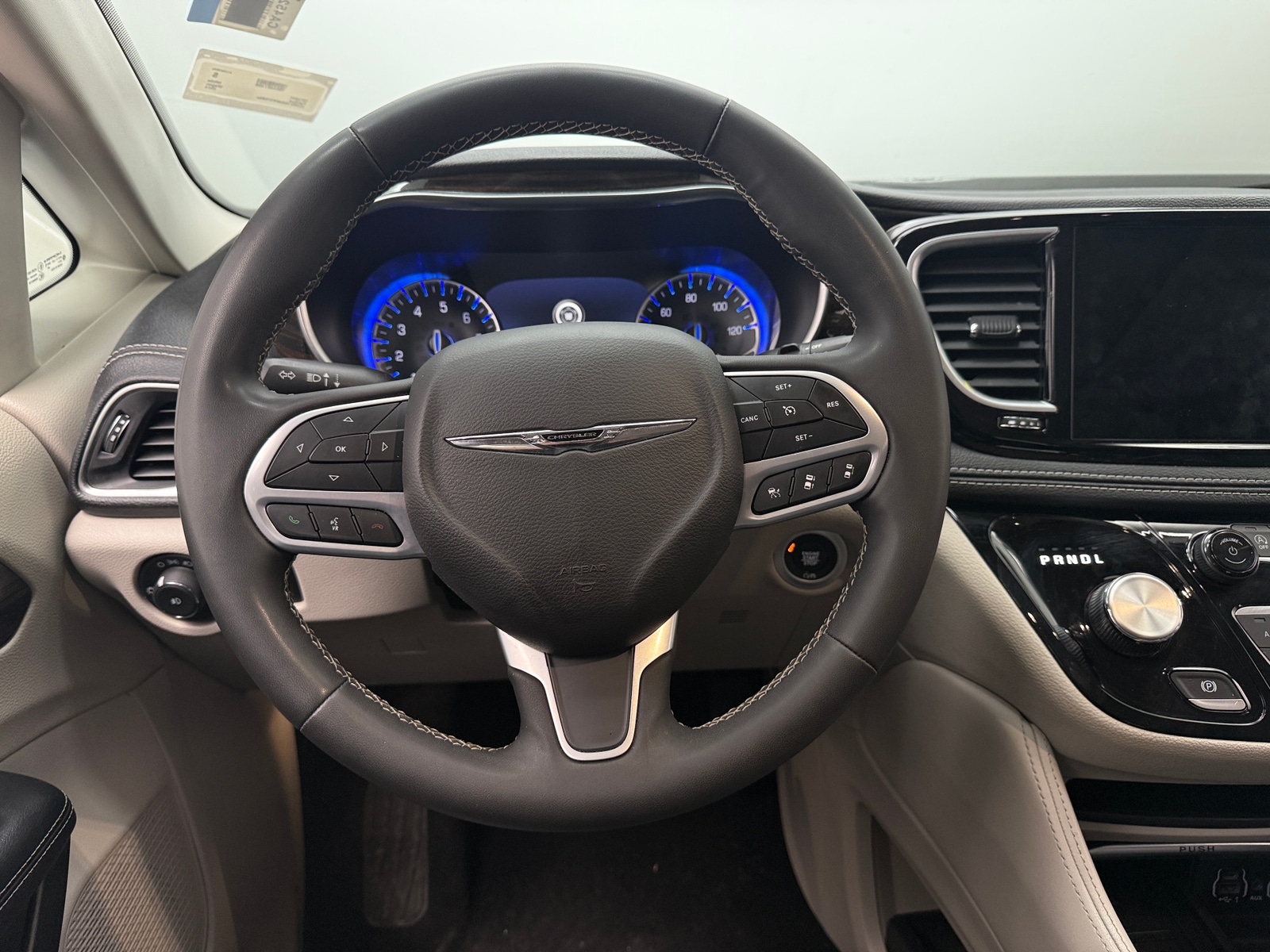 Thumbnail: 2023 Chrysler Pacifica - 4